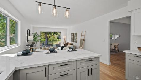 261 Redwood Circle Petaluma CA 94954