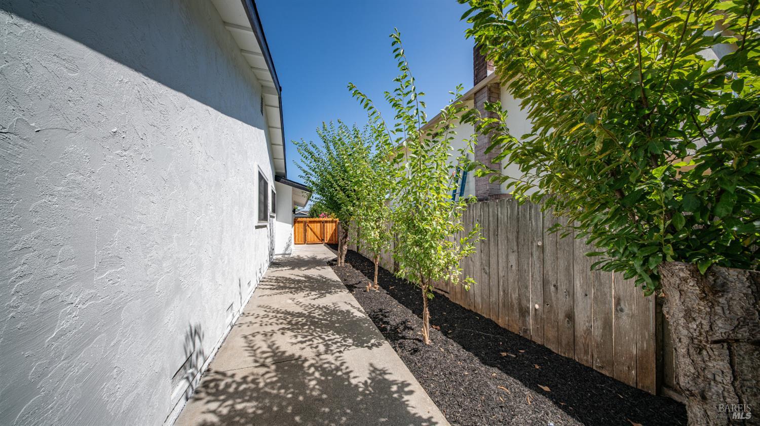 261 Redwood Circle Petaluma CA 94954