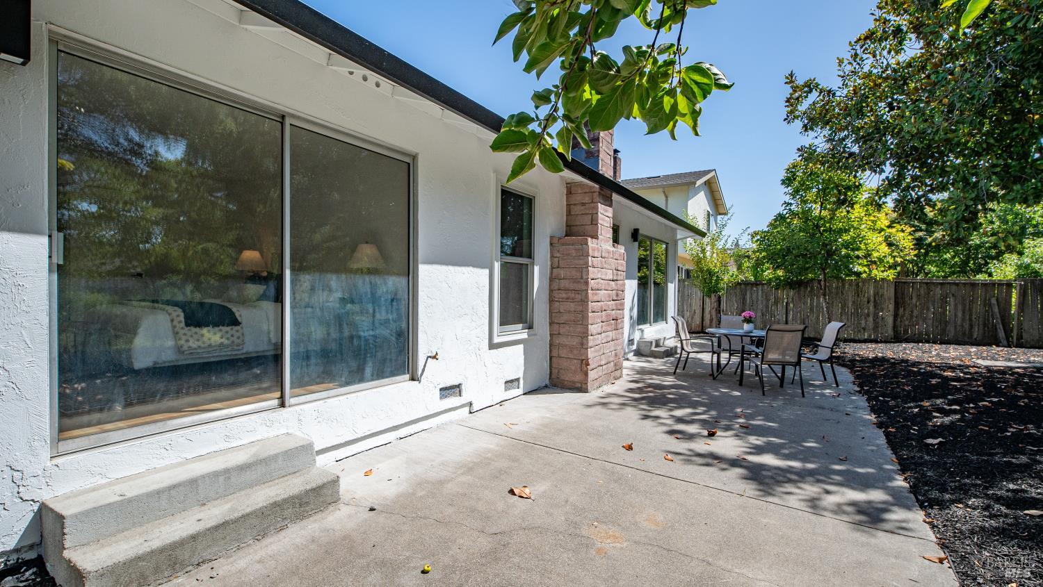 261 Redwood Circle Petaluma CA 94954