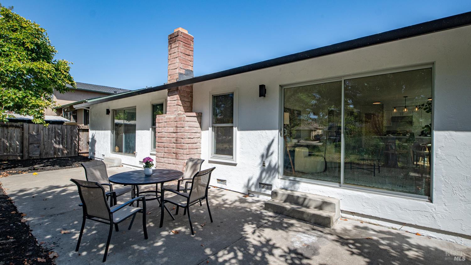 261 Redwood Circle Petaluma CA 94954