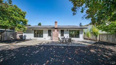 261 Redwood Circle Petaluma CA 94954