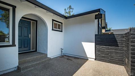 261 Redwood Circle Petaluma CA 94954