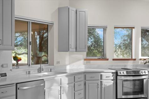 910-920 Lytton Springs Road Healdsburg CA 95448