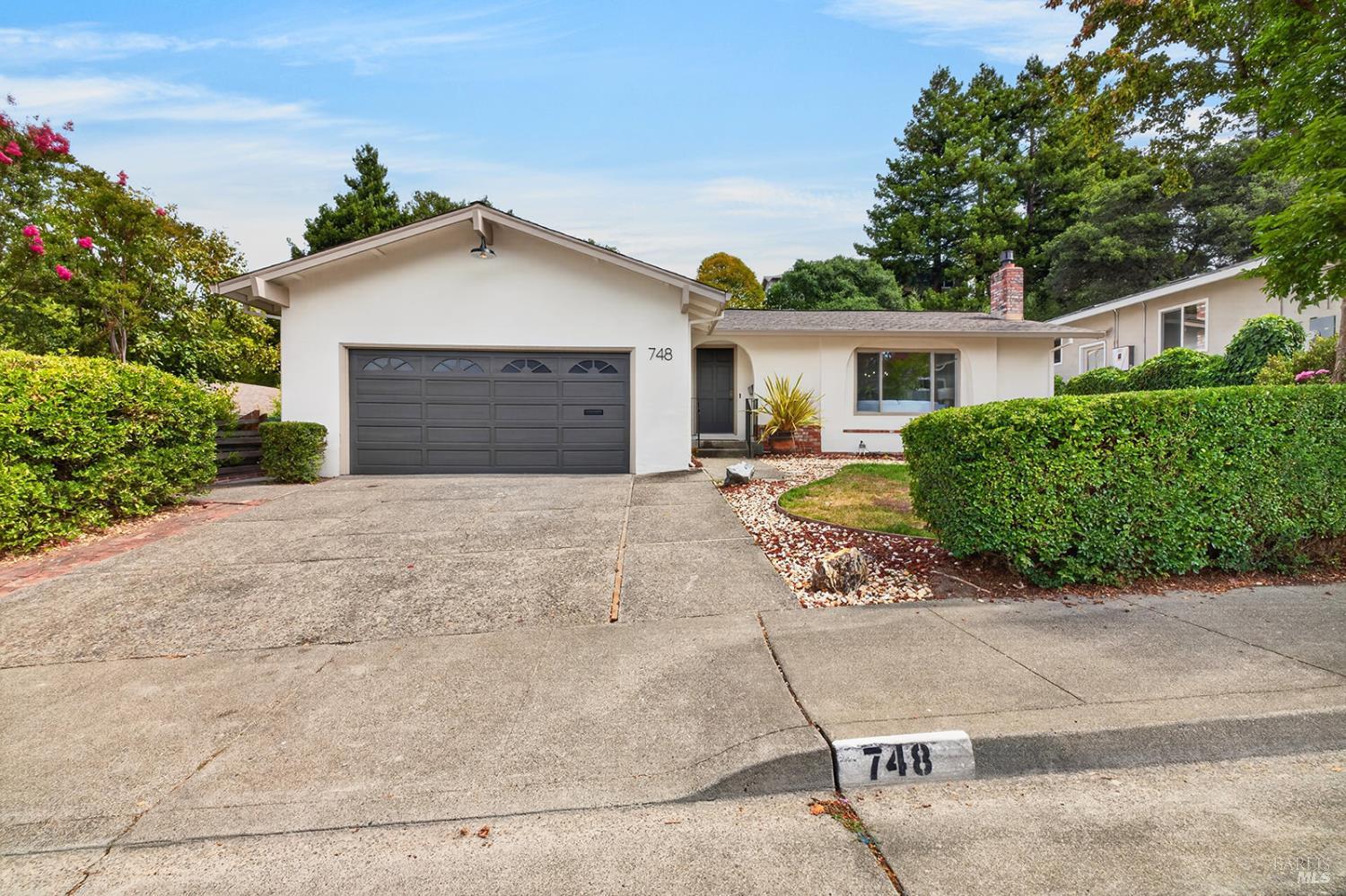 748 Paula Lane Petaluma CA 94952