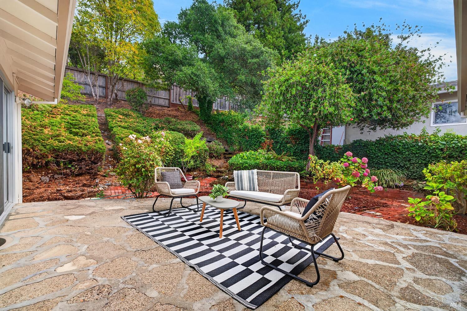 748 Paula Lane Petaluma CA 94952
