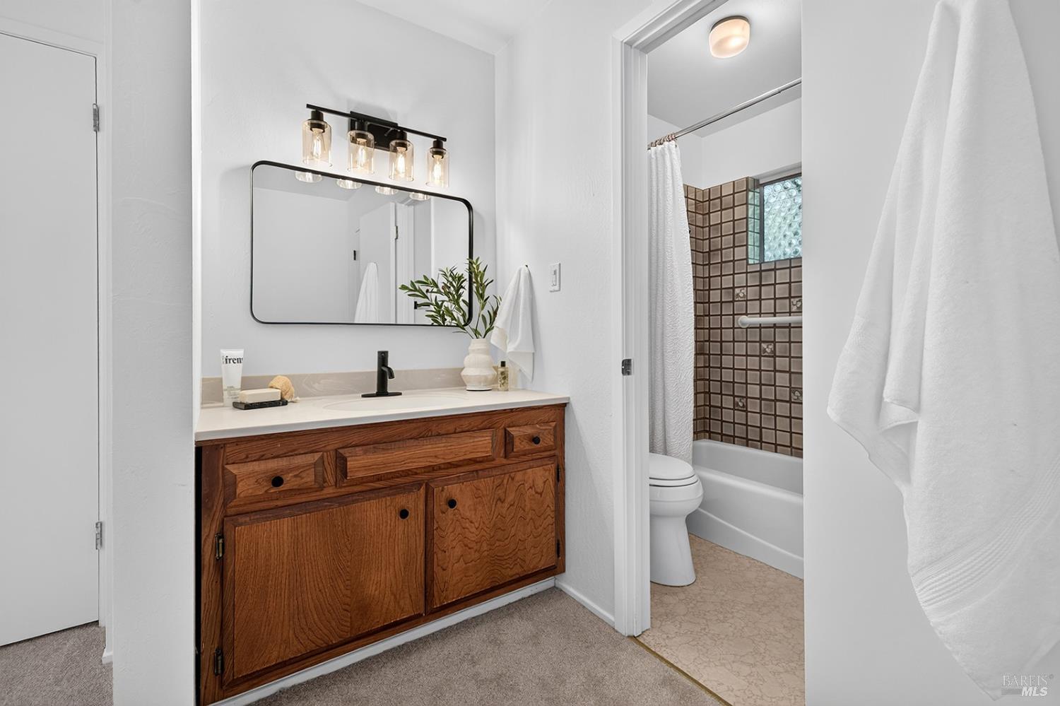 748 Paula Lane Petaluma CA 94952