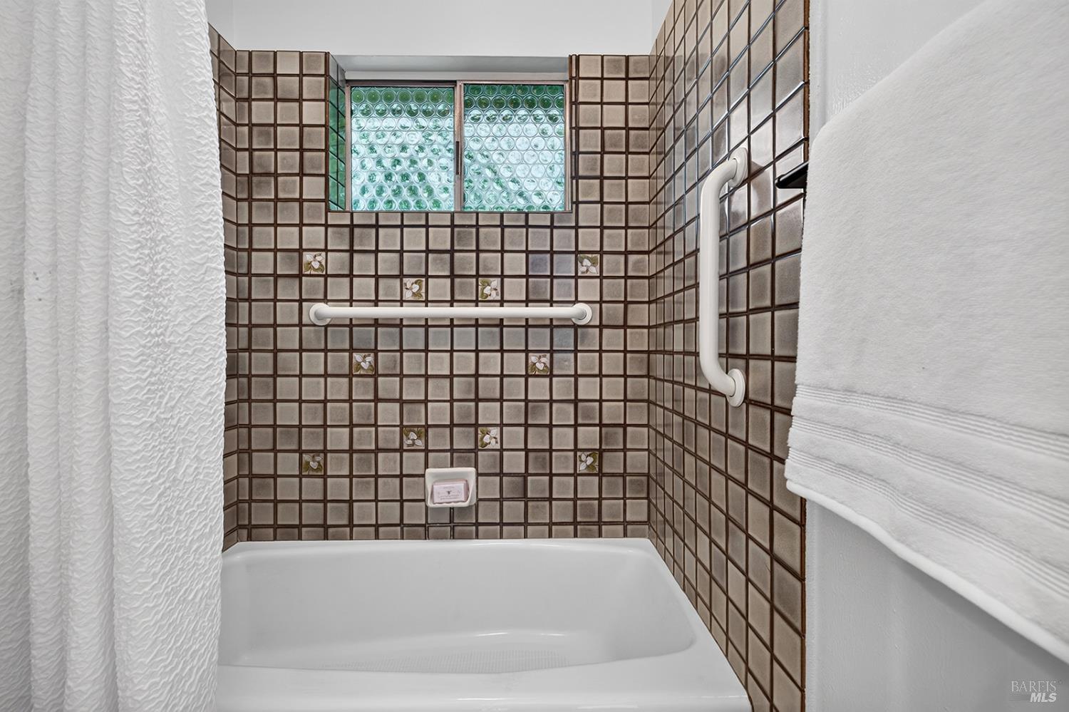 748 Paula Lane Petaluma CA 94952