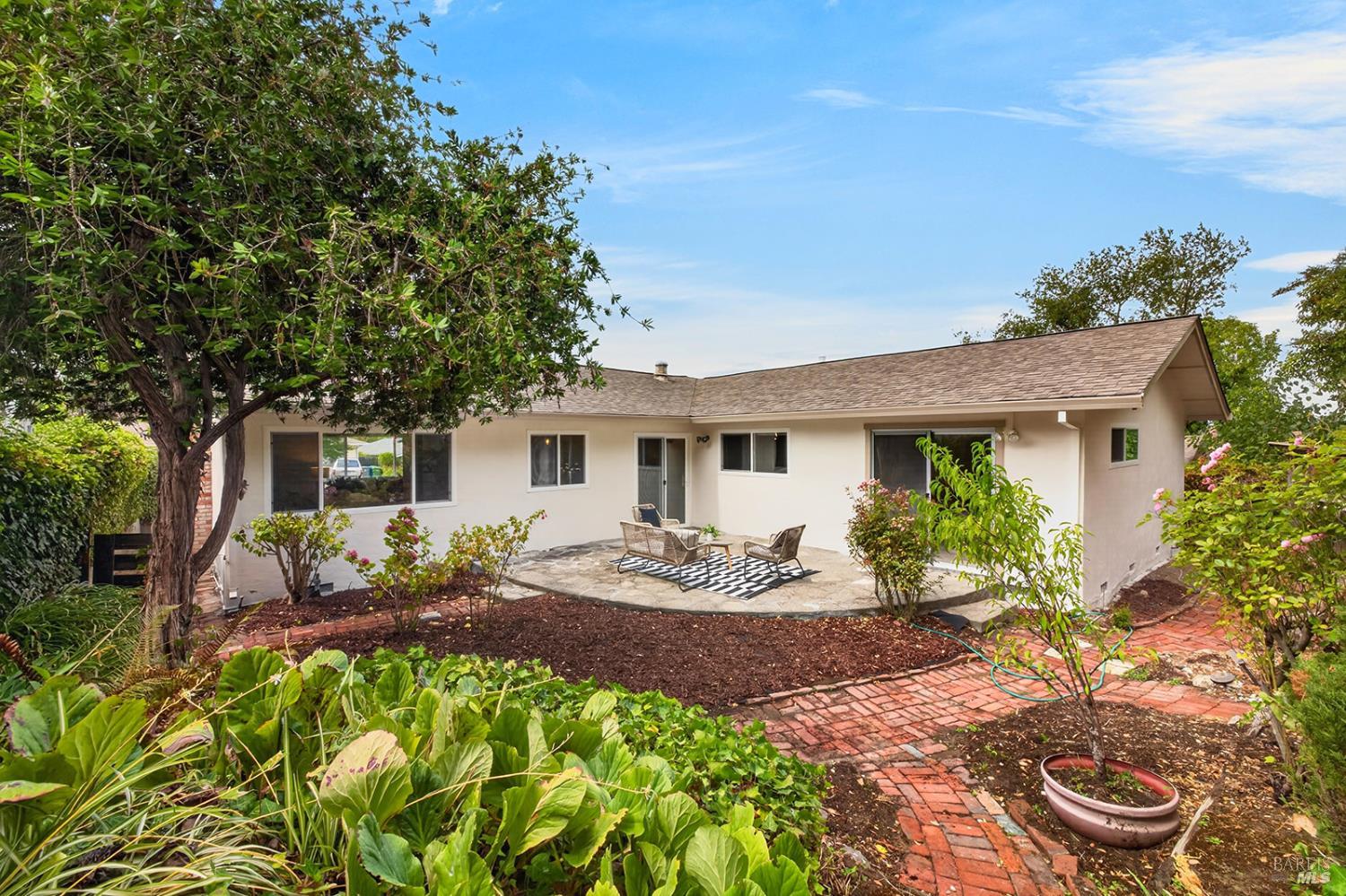 748 Paula Lane Petaluma CA 94952
