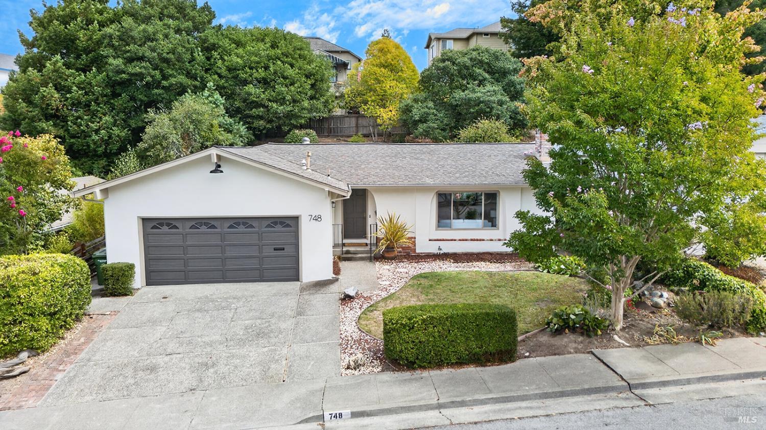 748 Paula Lane Petaluma CA 94952