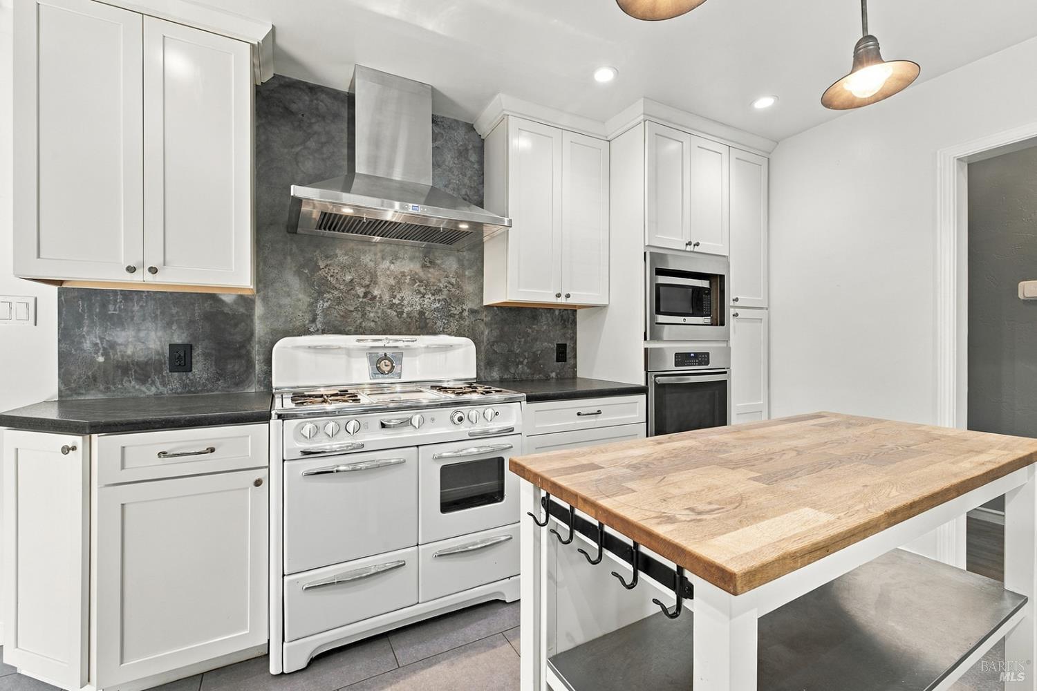 2817 Midway Drive Santa Rosa CA 95405