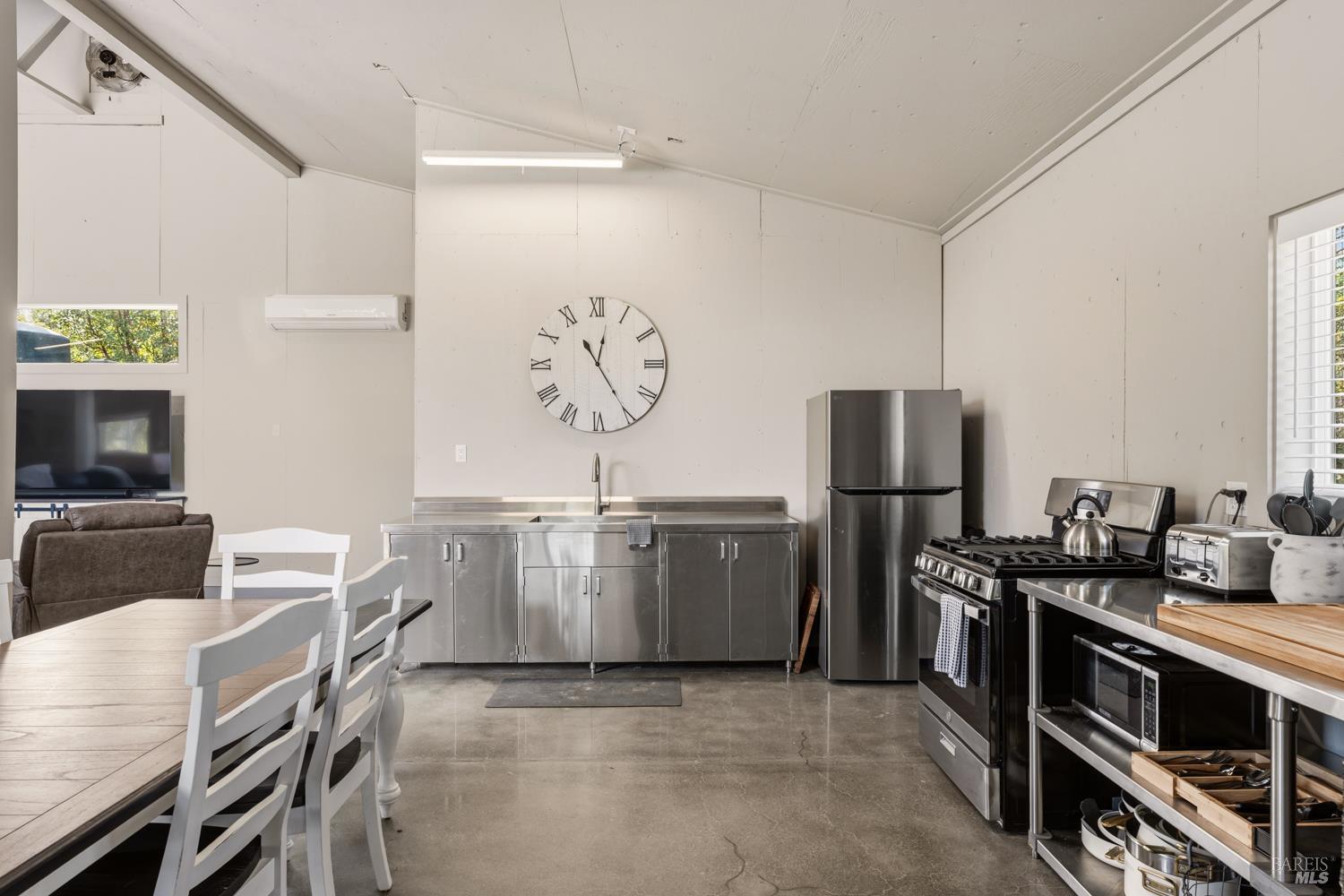 2800 Feliz Creek Road Hopland CA 95449