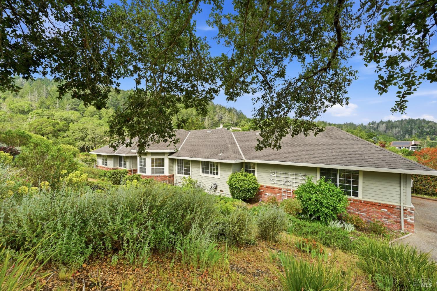 437 Crestridge Place Santa Rosa CA 95409