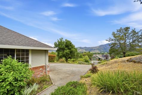 437 Crestridge Place Santa Rosa CA 95409