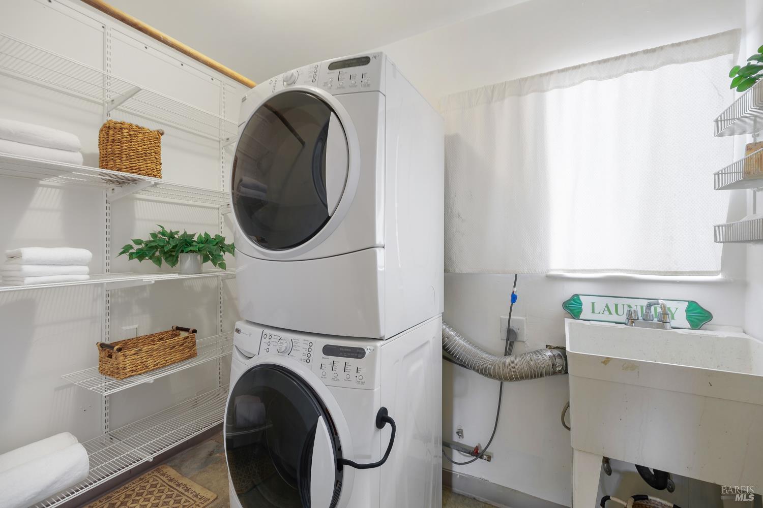104 Lobo Vista Novato CA 94947