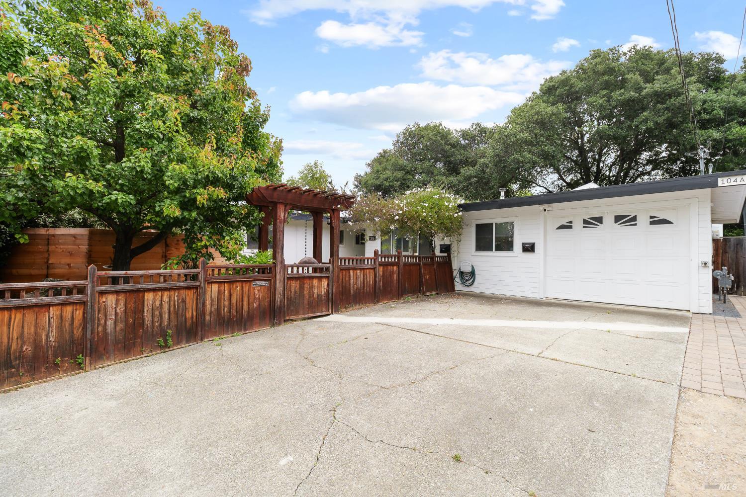 104 Lobo Vista Novato CA 94947