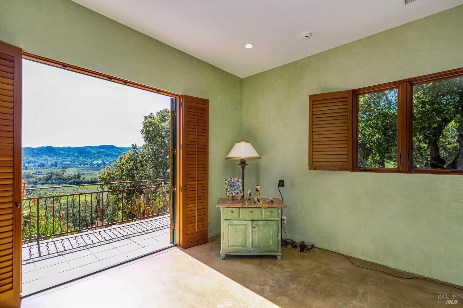 5975 Silverado Trail Napa CA 94558