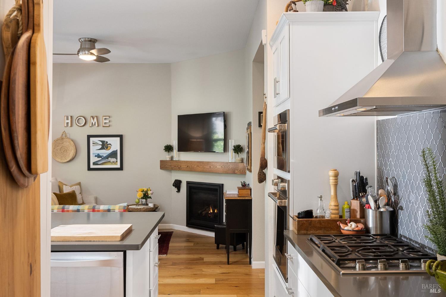 806 Chiles Avenue St. Helena CA 94574