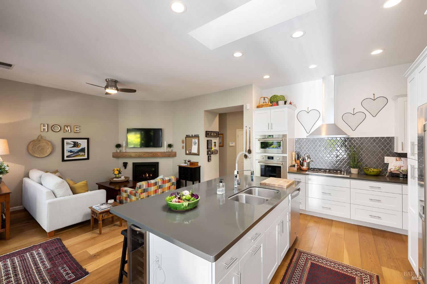806 Chiles Avenue St. Helena CA 94574