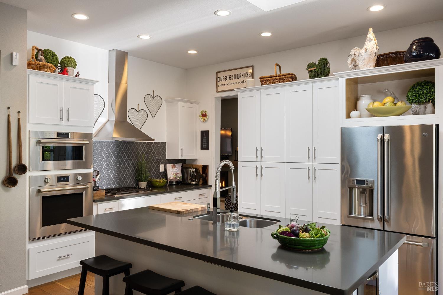 806 Chiles Avenue St. Helena CA 94574