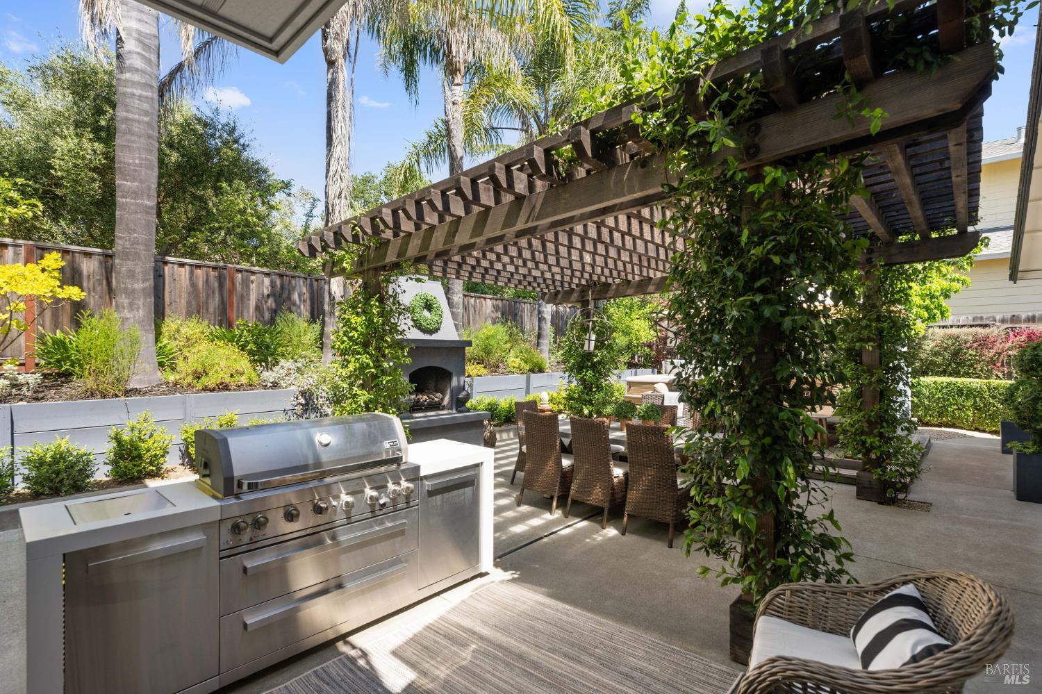 806 Chiles Avenue St. Helena CA 94574