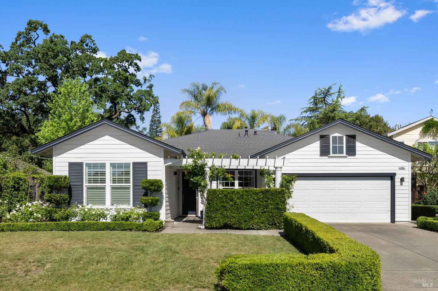 806 Chiles Avenue St. Helena CA 94574