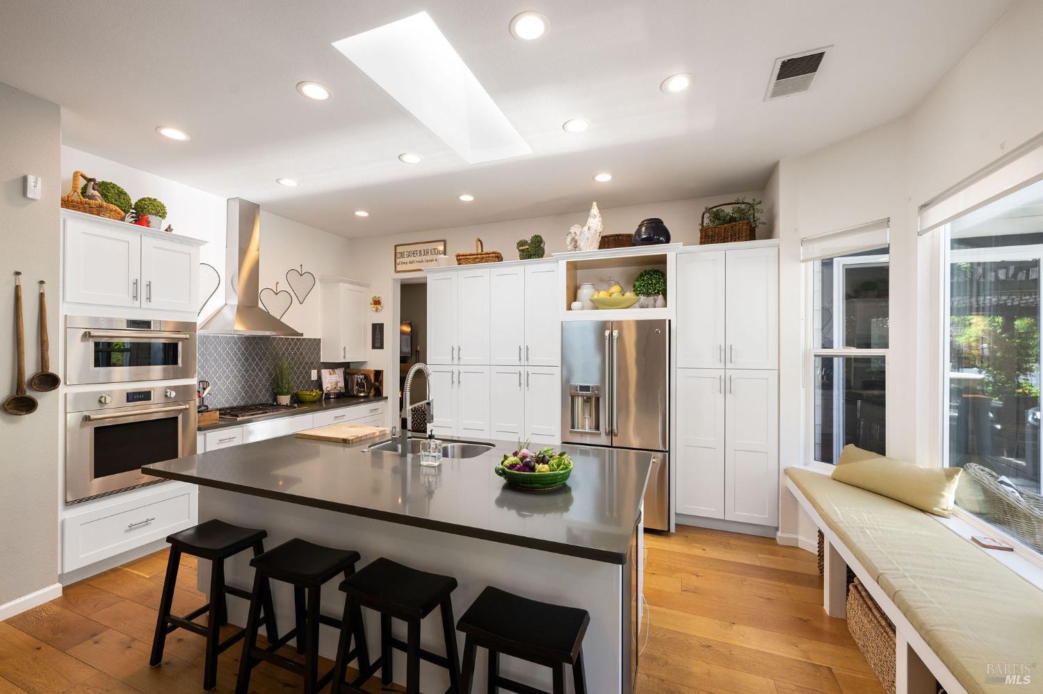 806 Chiles Avenue St. Helena CA 94574