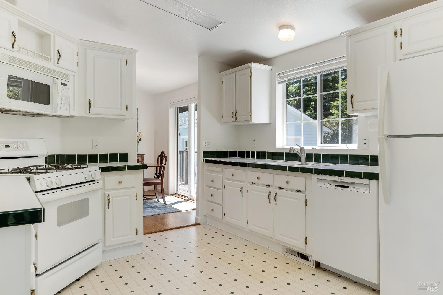 33416 Iversen Road Gualala CA 95445