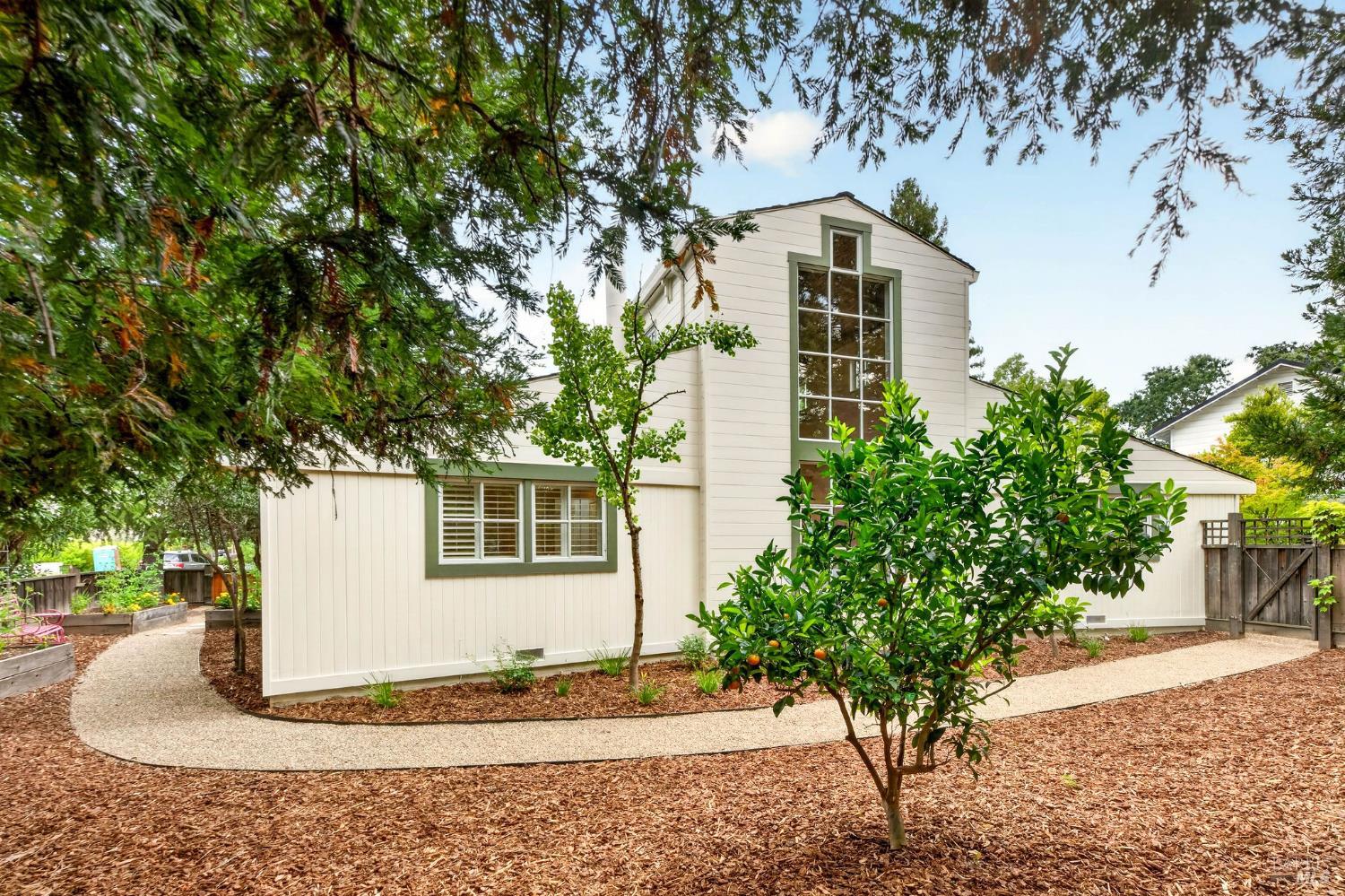 1175 Crane Avenue St. Helena CA 94574