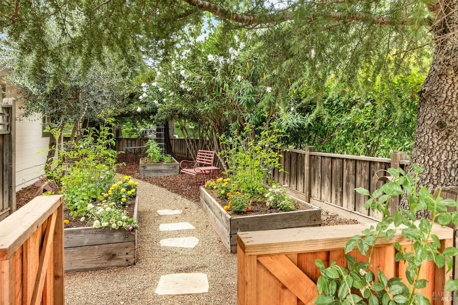 1175 Crane Avenue St. Helena CA 94574