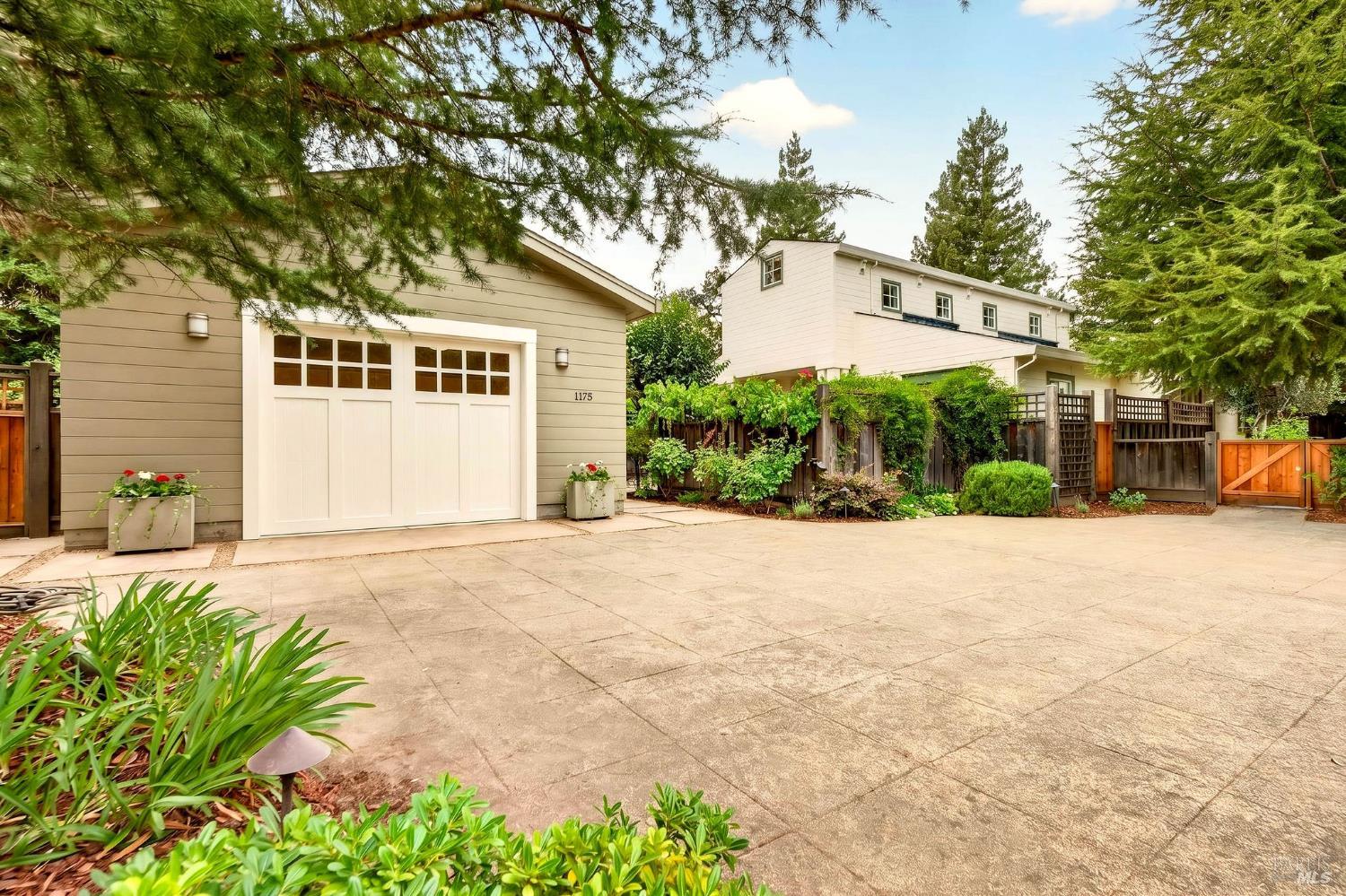 1175 Crane Avenue St. Helena CA 94574