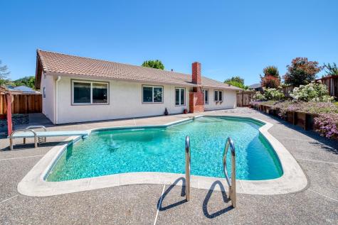 65 Vivian Court Novato CA 94947