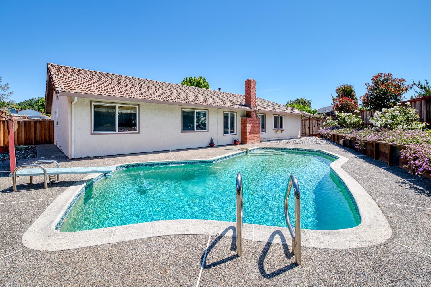 65 Vivian Court Novato CA 94947