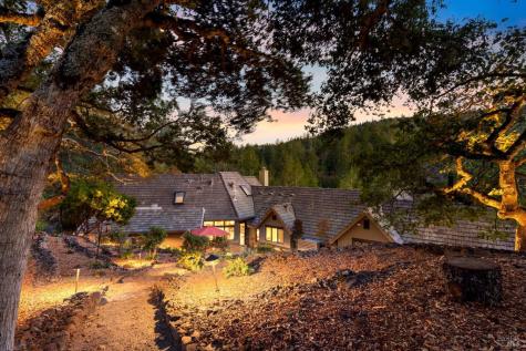 1105 White Oak Drive Santa Rosa CA 95409