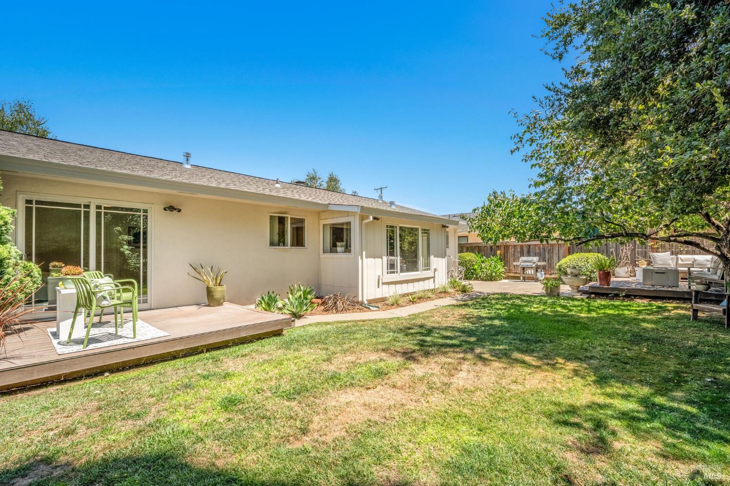 1739 Park Street St. Helena CA 94574