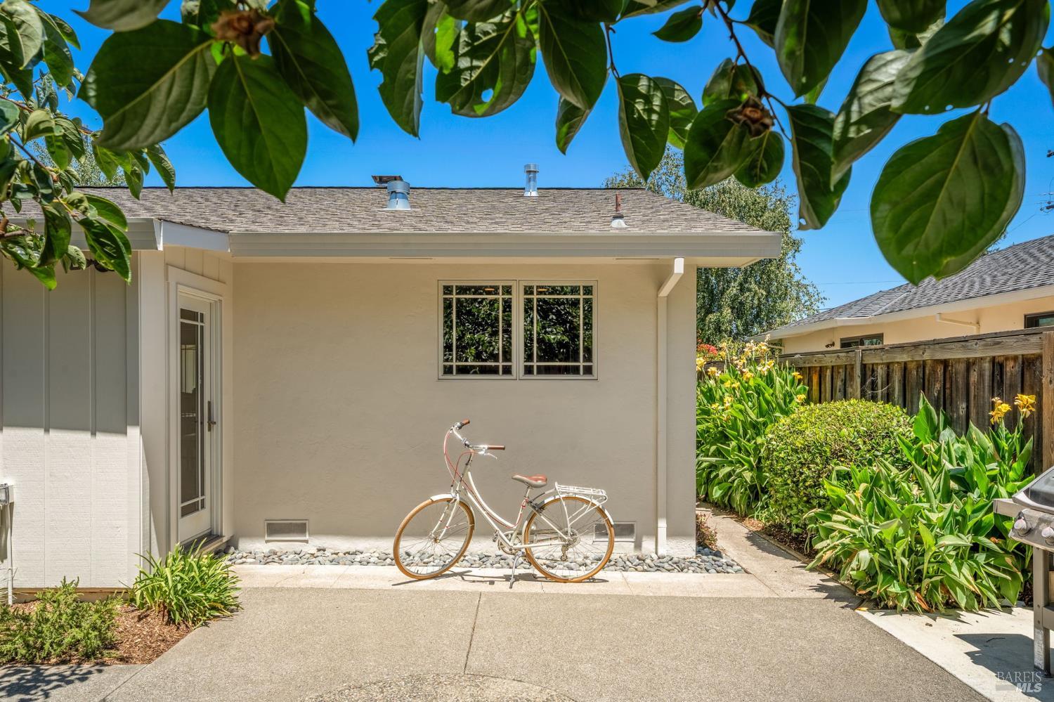 1739 Park Street St. Helena CA 94574