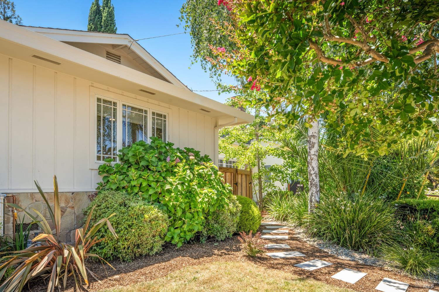 1739 Park Street St. Helena CA 94574