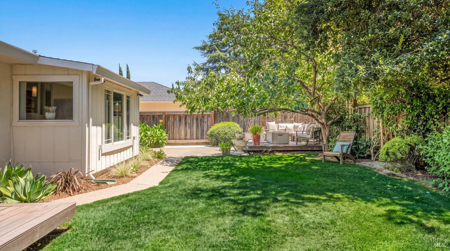 1739 Park Street St. Helena CA 94574