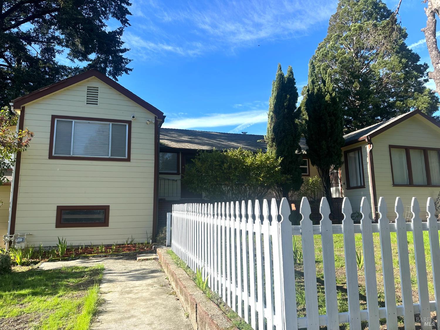 604 Live Oak Avenue Sebastopol CA 95472