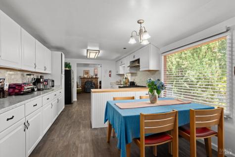 604 Live Oak Avenue Sebastopol CA 95472