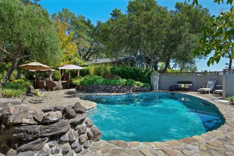17217 Hillcrest Avenue Sonoma CA 95476