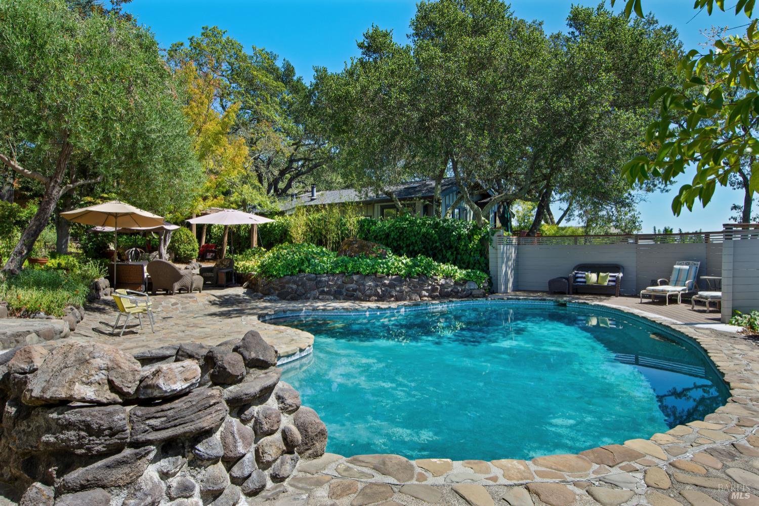 Sonoma CA, 17217 Hillcrest Avenue