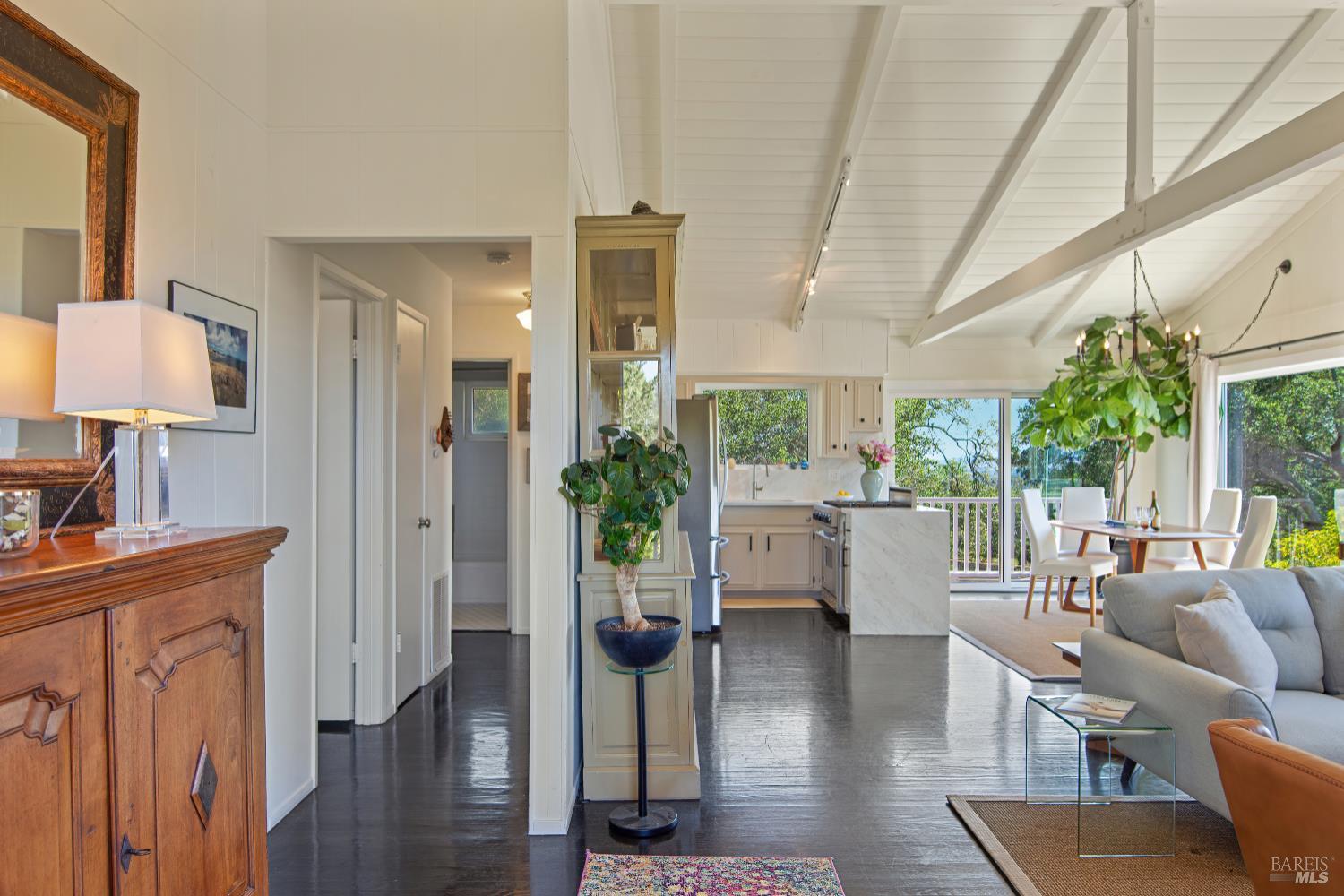 17217 Hillcrest Avenue Sonoma CA 95476