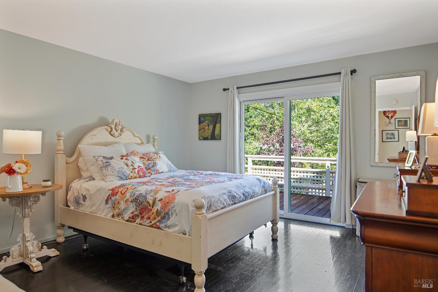 17217 Hillcrest Avenue Sonoma CA 95476