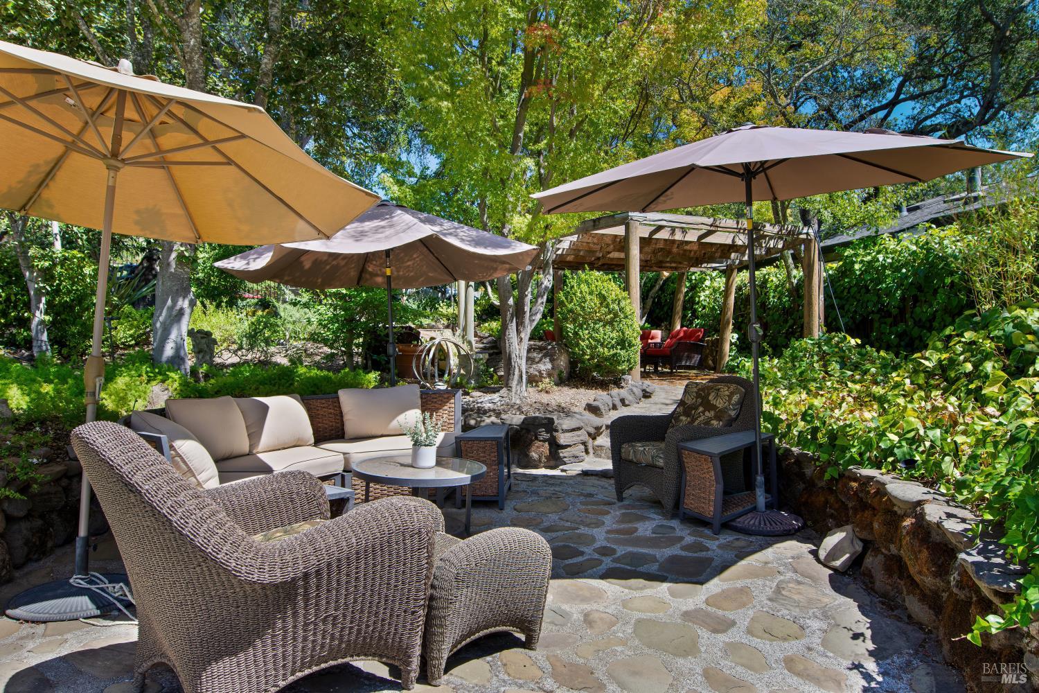 17217 Hillcrest Avenue Sonoma CA 95476