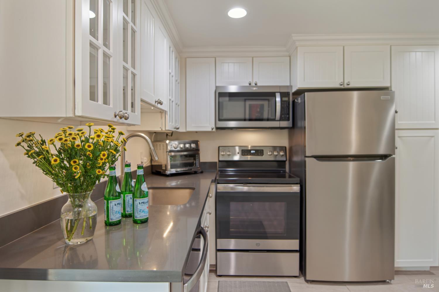 17217 Hillcrest Avenue Sonoma CA 95476