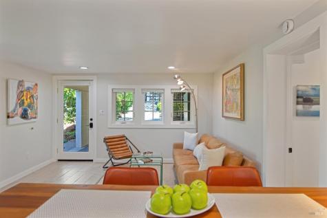 17217 Hillcrest Avenue Sonoma CA 95476
