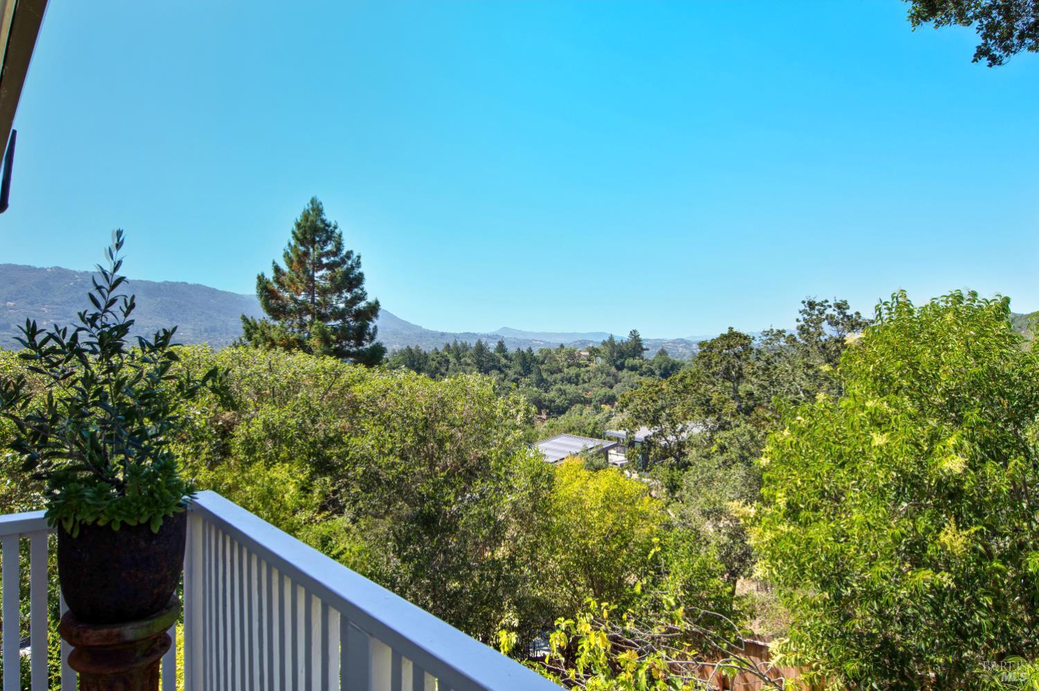 17217 Hillcrest Avenue Sonoma CA 95476