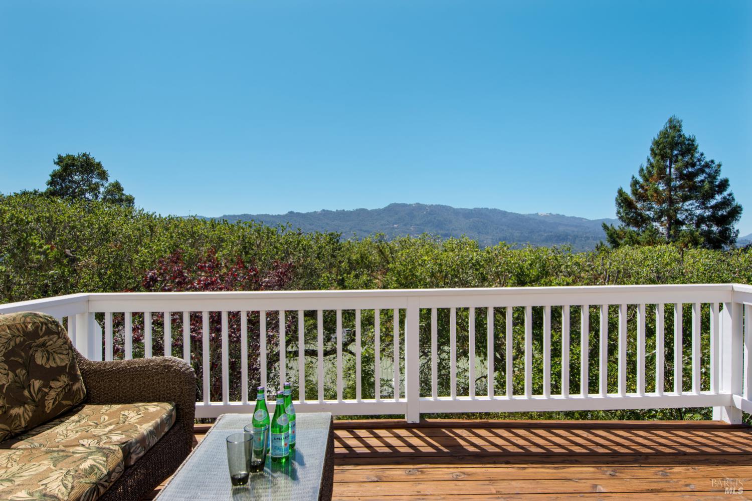 17217 Hillcrest Avenue Sonoma CA 95476