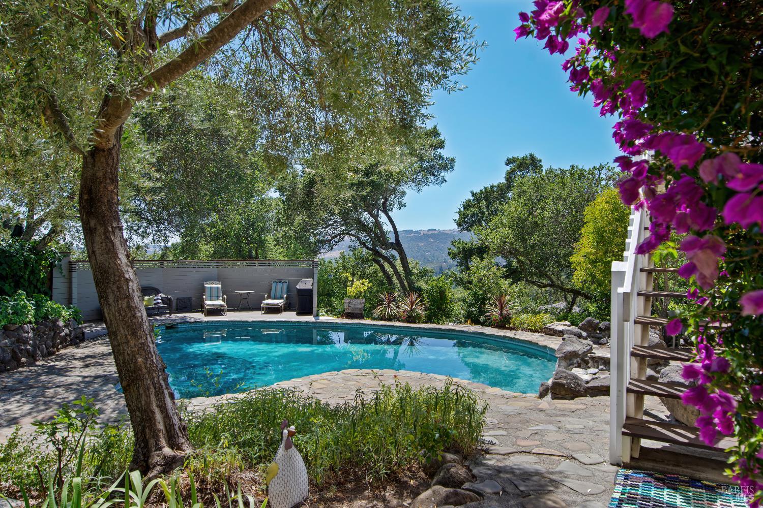 17217 Hillcrest Avenue Sonoma CA 95476