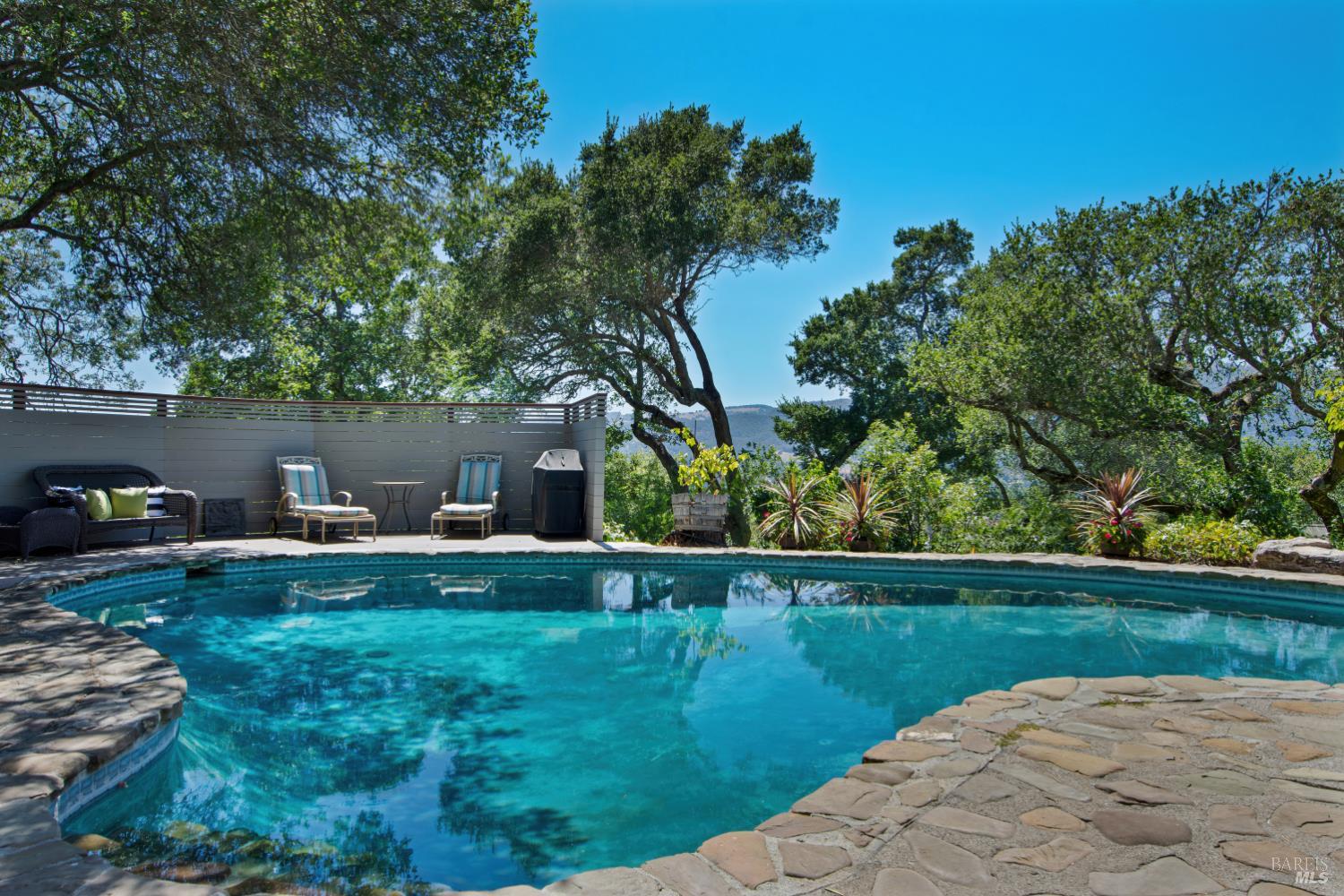 17217 Hillcrest Avenue Sonoma CA 95476